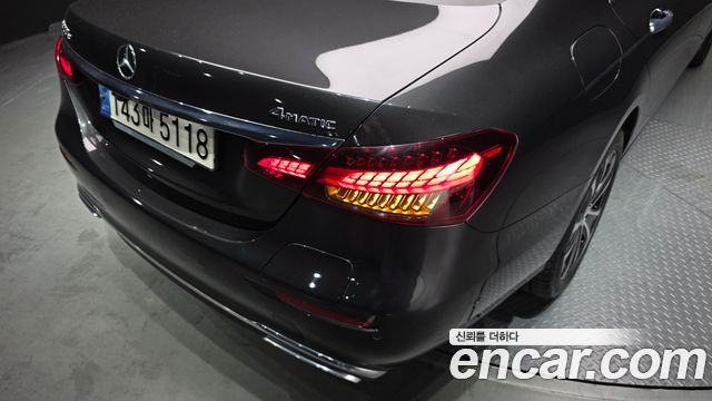 Mercedes-Benz E-Class E300e 4MATIC Exclusive