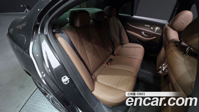 Mercedes-Benz E-Class E300e 4MATIC Exclusive