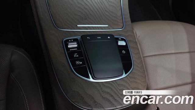Mercedes-Benz E-Class E300e 4MATIC Exclusive
