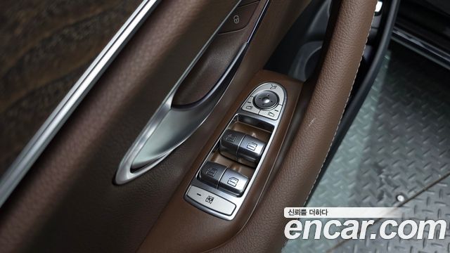 Mercedes-Benz E-Class E300e 4MATIC Exclusive