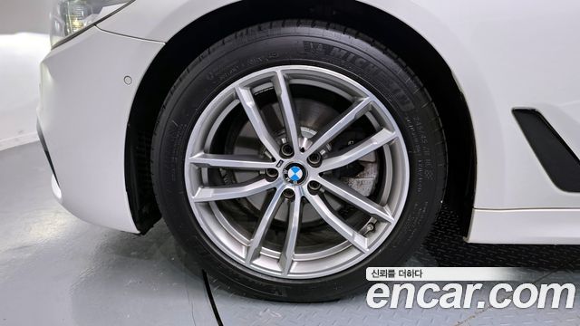 BMW 5-Series 520d M Sport Package Plus