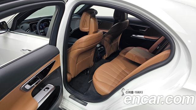 Mercedes-Benz E-Class E200 AMG Line