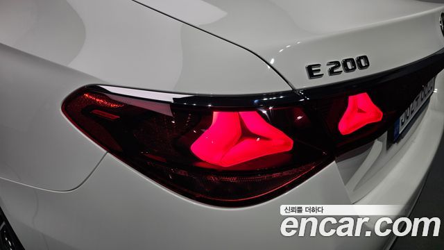 Mercedes-Benz E-Class E200 AMG Line