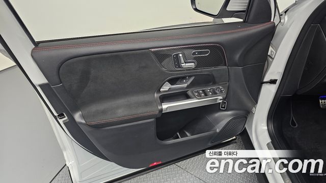 Mercedes-Benz GLB-Class AMG GLB35 4MATIC