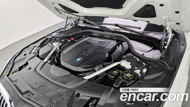 BMW 7-Series 740Li xDrive M Sport Package