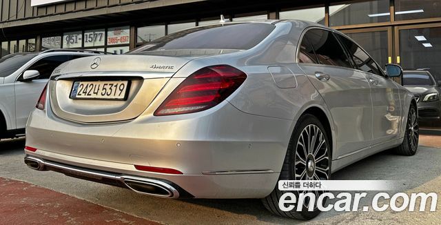 Mercedes-Benz S-Class S560 4MATIC