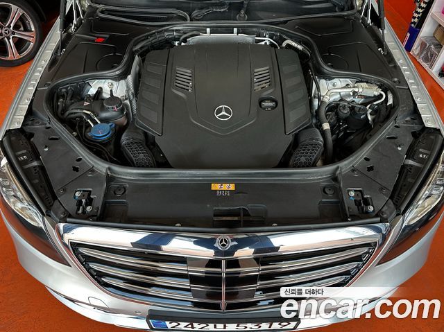 Mercedes-Benz S-Class S560 4MATIC
