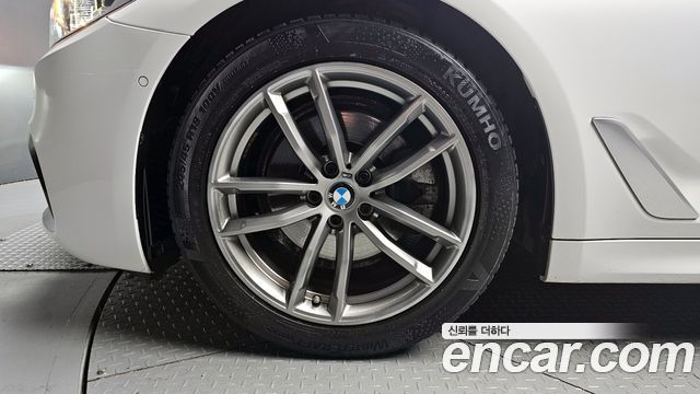 BMW 5-Series 520d M Sport Package Plus