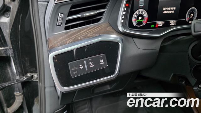 Audi A6 45 TFSI Premium