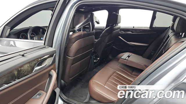 BMW 5-Series 530d M Sport Package
