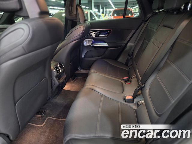Mercedes-Benz GLC-Class GLC300 4MATIC Avnatgarde Coupe