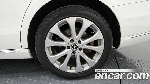 Mercedes-Benz E-Class E300 Exclusive