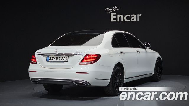 Mercedes-Benz E-Class E300 4MATIC Exclusive