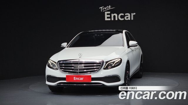 Mercedes-Benz E-Class E300 4MATIC Exclusive