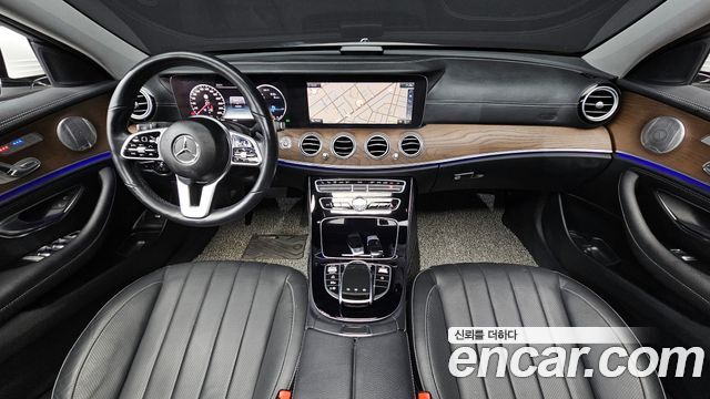 Mercedes-Benz E-Class E300 4MATIC Exclusive