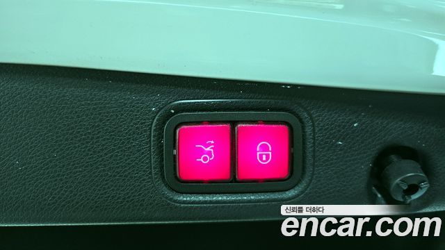 Mercedes-Benz E-Class E300 4MATIC Exclusive