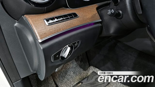 Mercedes-Benz E-Class E300 4MATIC Exclusive
