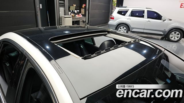 Mercedes-Benz E-Class E300 4MATIC Exclusive