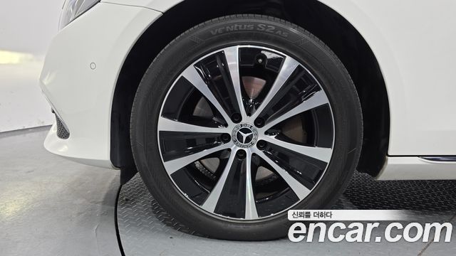 Mercedes-Benz E-Class E300e 4MATIC Exclusive