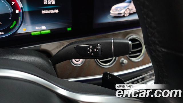 Mercedes-Benz E-Class E300e 4MATIC Exclusive