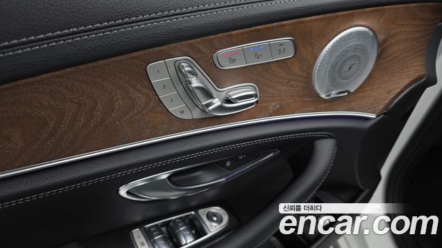 Mercedes-Benz E-Class E300e 4MATIC Exclusive