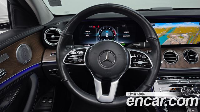 Mercedes-Benz E-Class E300e 4MATIC Exclusive