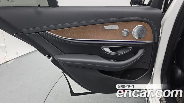 Mercedes-Benz E-Class E300e 4MATIC Exclusive