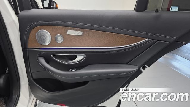 Mercedes-Benz E-Class E300e 4MATIC Exclusive