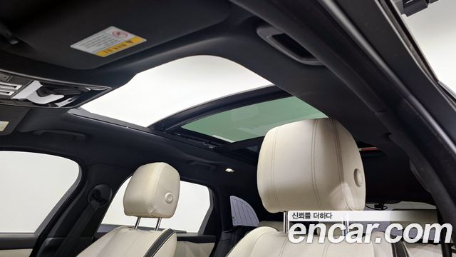 Land Rover Range Rover Velar 3.0 D300 R-Dynamic SE