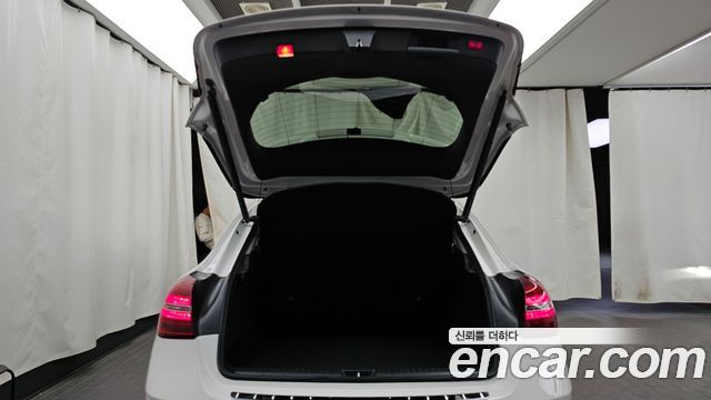 Mercedes-Benz GLA-Class GLA220 Premium