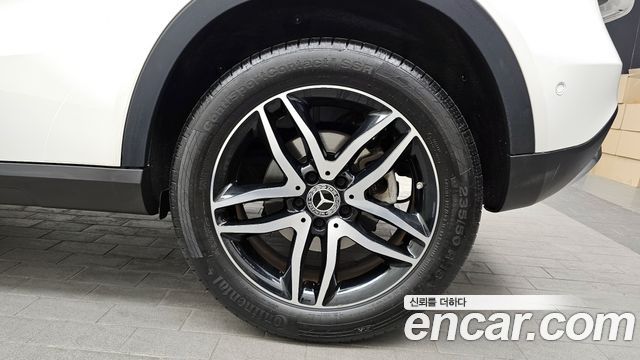 Mercedes-Benz GLA-Class GLA220 Premium