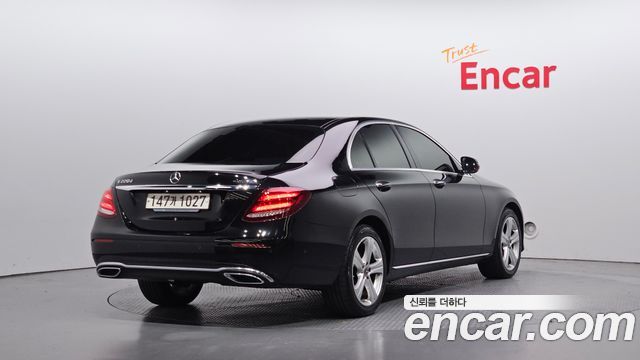 Mercedes-Benz E-Class E220d 4MATIC Avantgarde