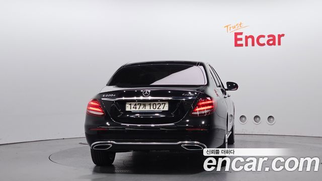 Mercedes-Benz E-Class E220d 4MATIC Avantgarde