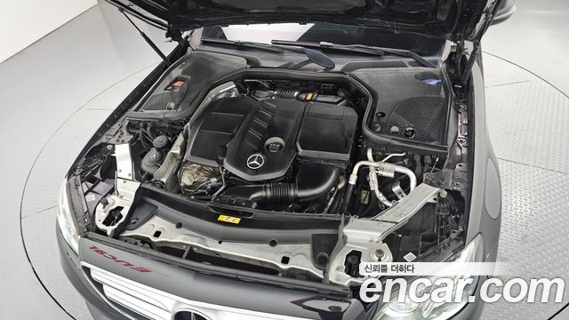 Mercedes-Benz E-Class E220d 4MATIC Avantgarde