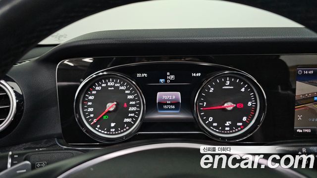 Mercedes-Benz E-Class E220d 4MATIC Avantgarde