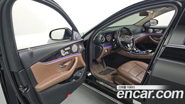 Mercedes-Benz E-Class E220d 4MATIC Avantgarde