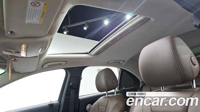 Mercedes-Benz E-Class E220d 4MATIC Avantgarde