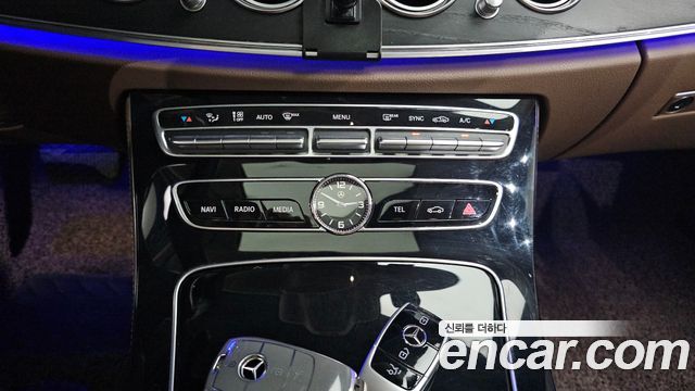 Mercedes-Benz E-Class E220d 4MATIC Avantgarde