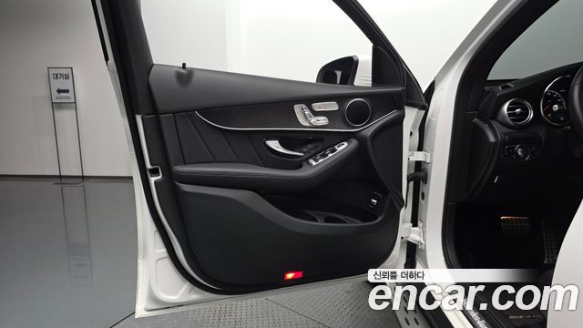 Mercedes-Benz GLC-Class GCL300 4MATIC Coupe