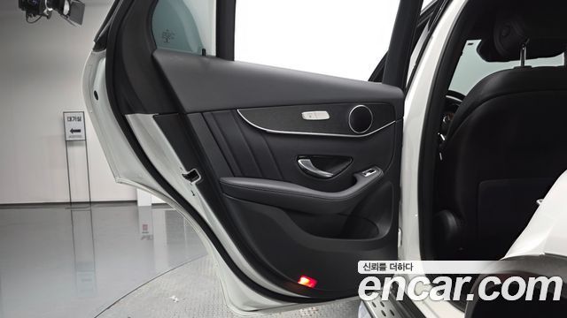 Mercedes-Benz GLC-Class GCL300 4MATIC Coupe