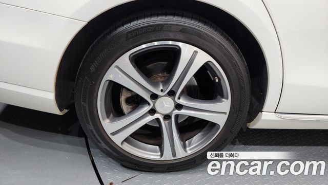 Mercedes-Benz E-Class E300 Avantgarde