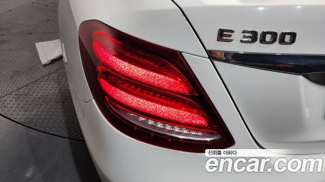Mercedes-Benz E-Class E300 Avantgarde