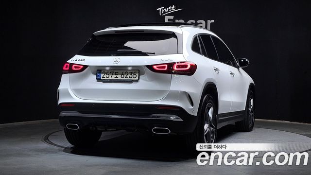 Mercedes-Benz GLA-Class GLA250 4MATIC