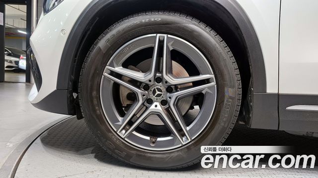 Mercedes-Benz GLA-Class GLA250 4MATIC