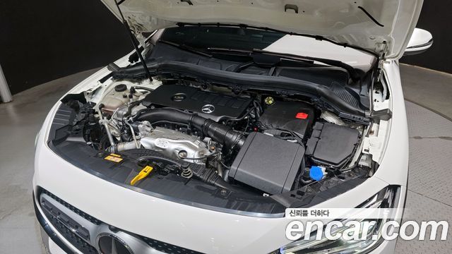 Mercedes-Benz GLA-Class GLA250 4MATIC