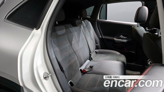 Mercedes-Benz GLA-Class GLA250 4MATIC