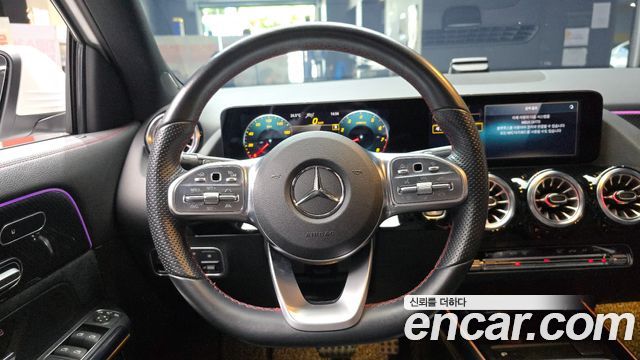 Mercedes-Benz GLA-Class GLA250 4MATIC