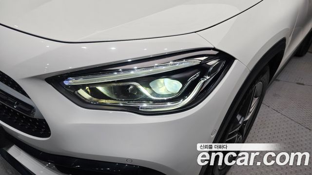 Mercedes-Benz GLA-Class GLA250 4MATIC