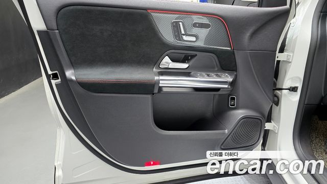 Mercedes-Benz GLA-Class GLA250 4MATIC