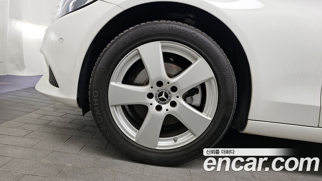Mercedes-Benz C-Class C200